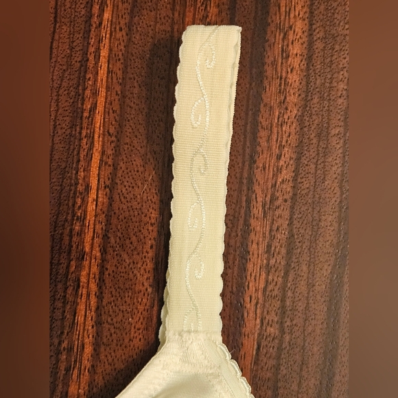 Wacoal 857109 Simple Shaping Minimizer Bra Size 42D White EUC - Picture 4 of 11